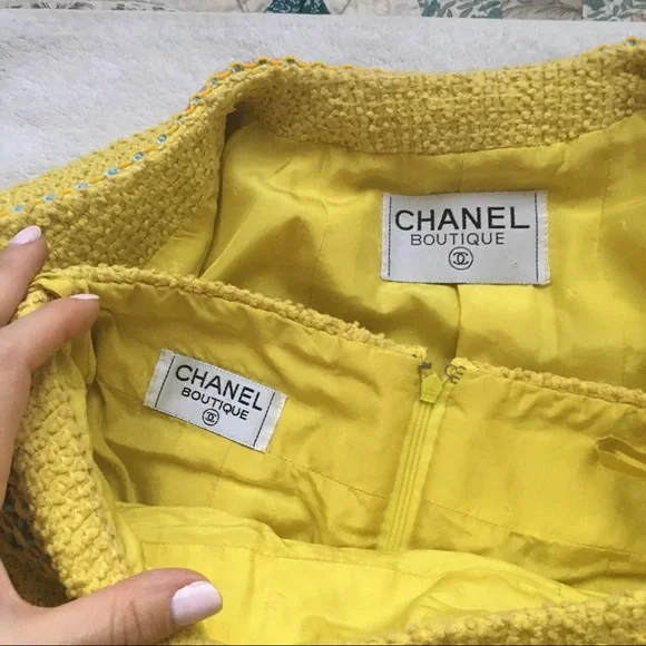 Sold! Vintage Chanel 1994 yellow scoubidou trim jacket and skirt suit - Picture 6 of 17